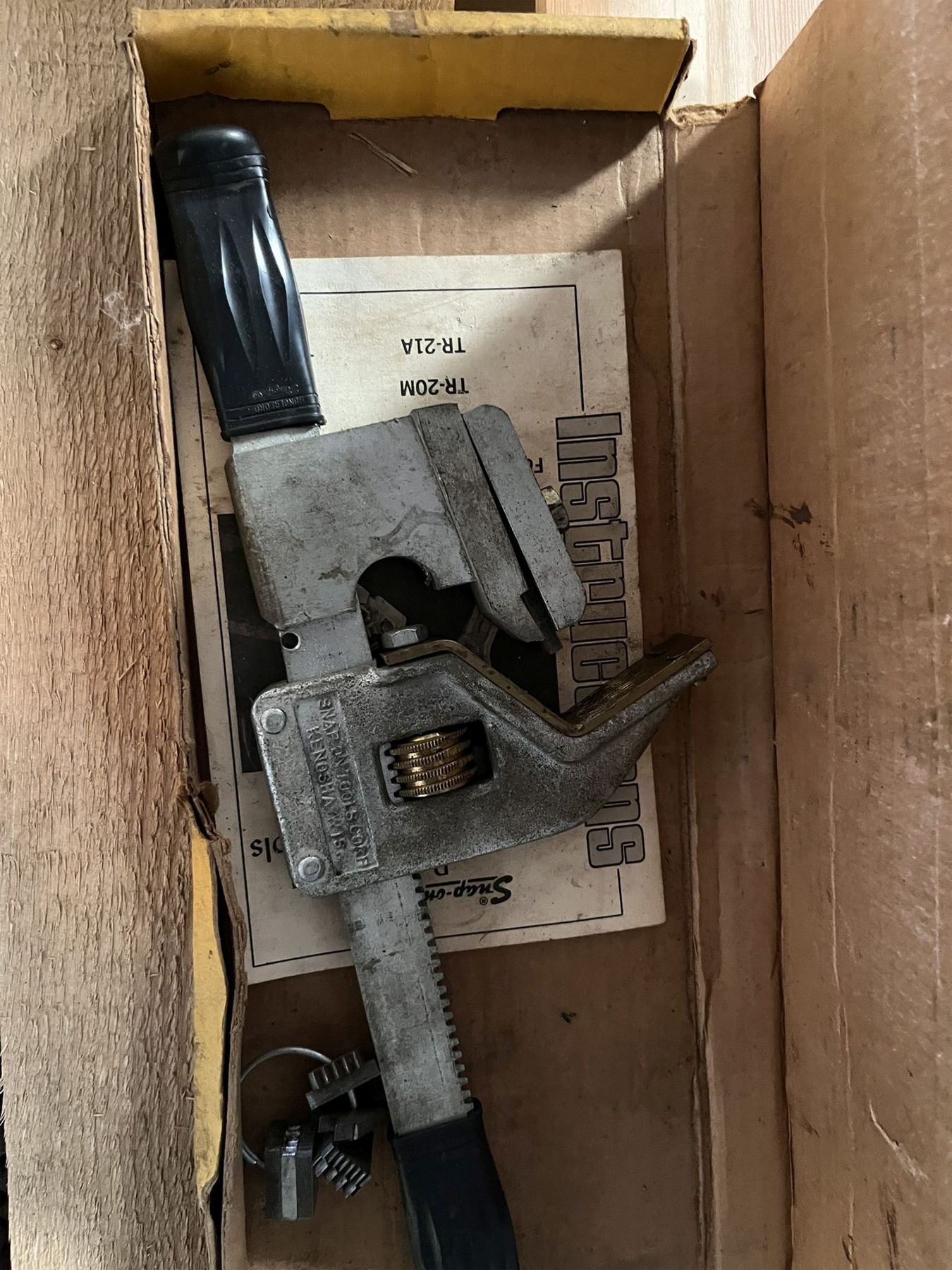 Laser Leveller, Tool Box with Wrenches, Muffler, Pipe Service Tool Kit ...