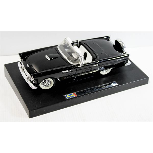 REVELL 1956 FORD THINDERBIRD MODEL