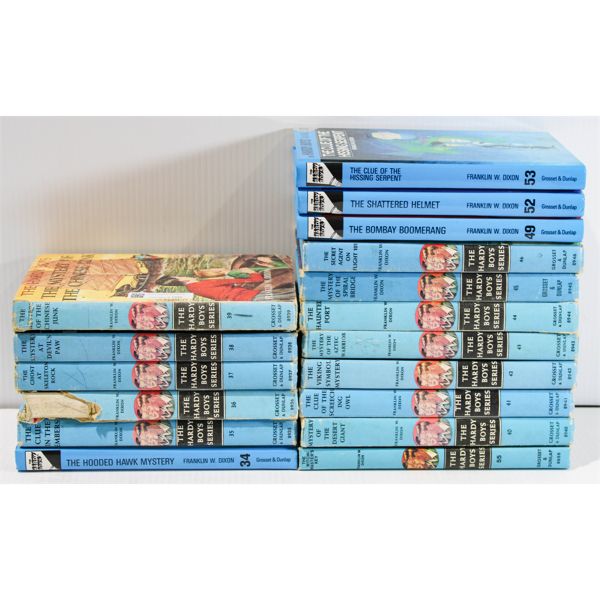 VINT. HARDY BOYS BOOKS 