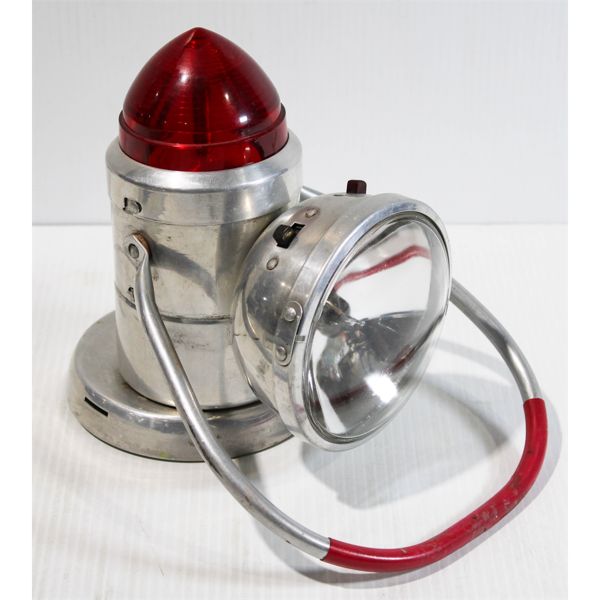 VINT. MODEL 475 VOLKANO RAILROAD LANTERN LIGHT