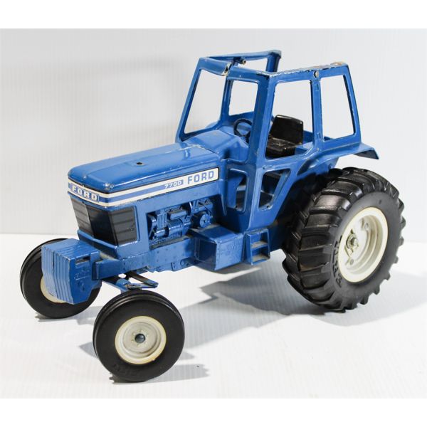 VINT. ERTL FORD 7700 TRACTOR, MISSING ROOF COVER