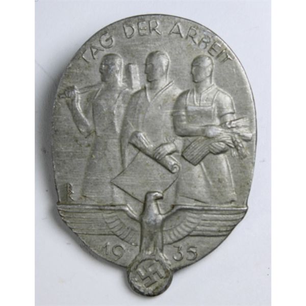 WWII GERMAN THIRD REICH TINNIE DAY BADGE