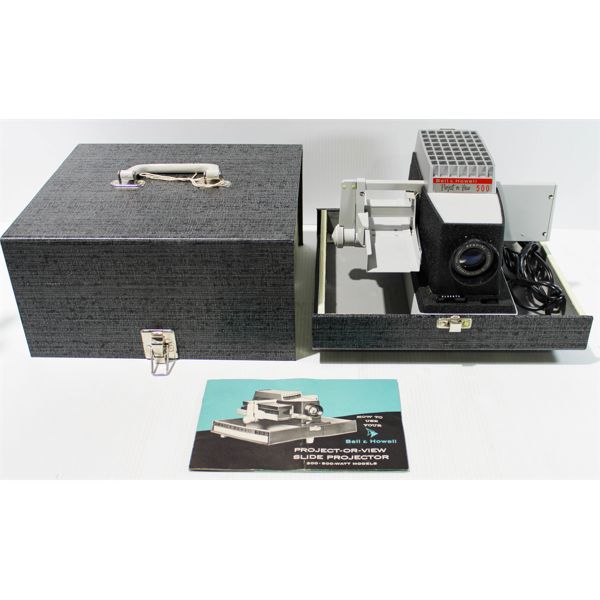 BELL & HOWELL VINTAGE PROJECTOR - VIEW SLIDE PROJECTOR IN CASE