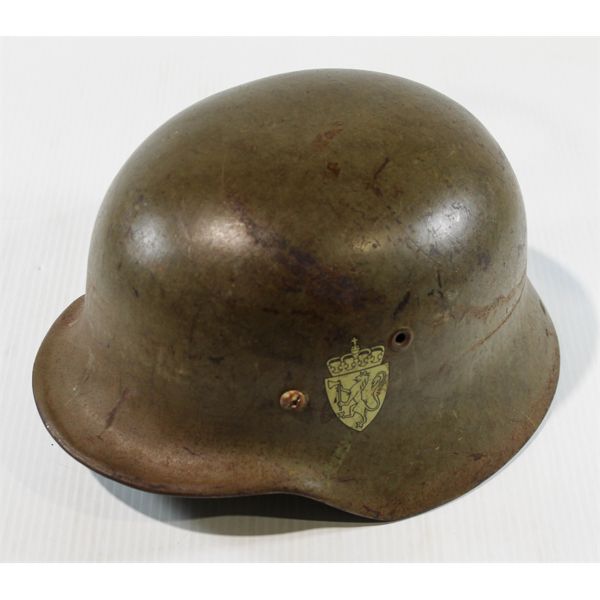 WWII GERMAN MILITARY M40 DOUBLE DECAL HELMET