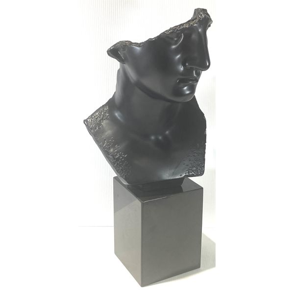 HEAVY ROMAN BUST DECORATIVE ART