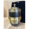 Image 2 : Lot of 1 Heavy Christian Urn - New