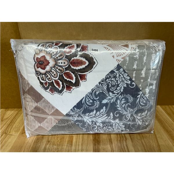 Lot of 1 Brindille Queen Size Quilt Set