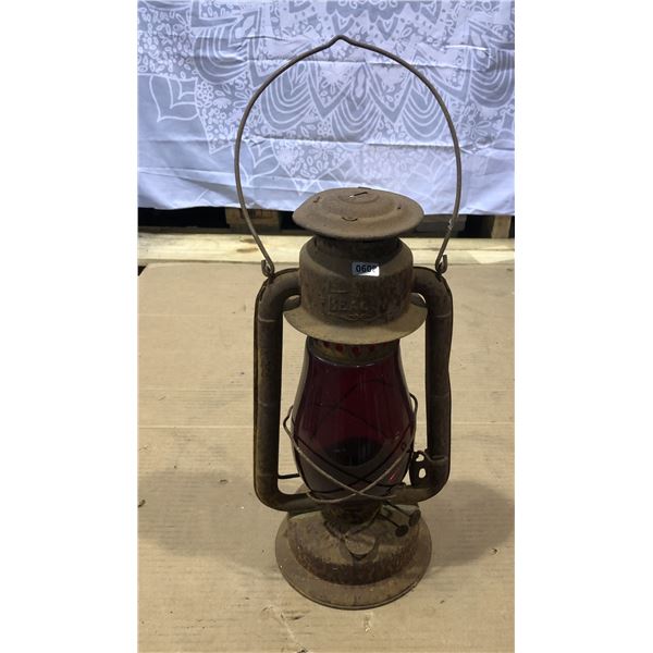 Lot of 1 Vintage/Rustic Red Beacon Lantern