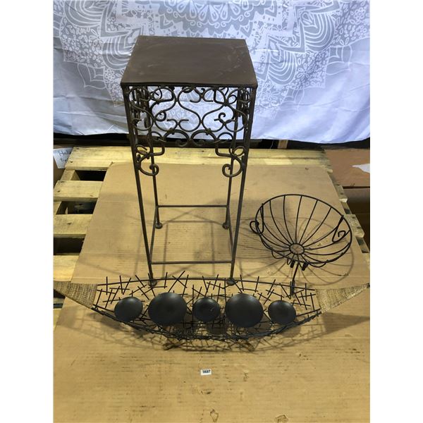 Lot of Assorted Home/Garden Decoration Pieces - Used