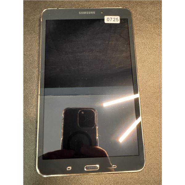 Lot of 1 Samsung Galaxy Tab 4 - Used