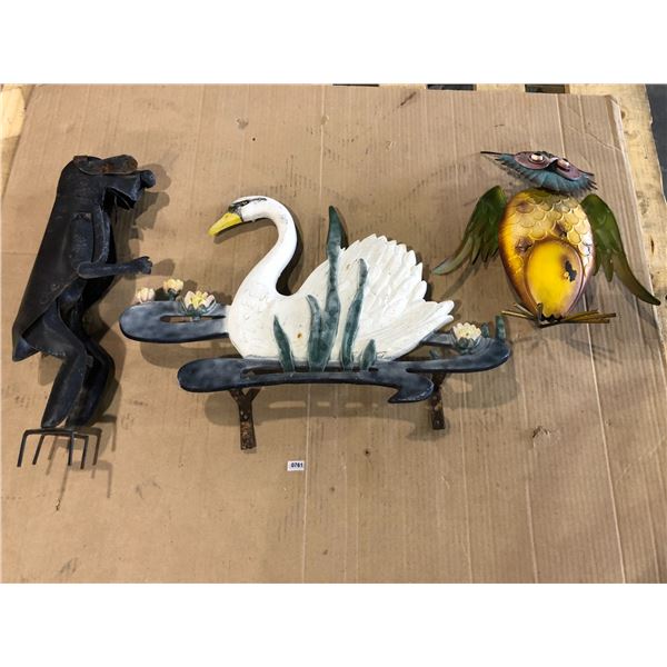 Lot of 2 Assorted Lawn/Garden Decoration Pieces - Used