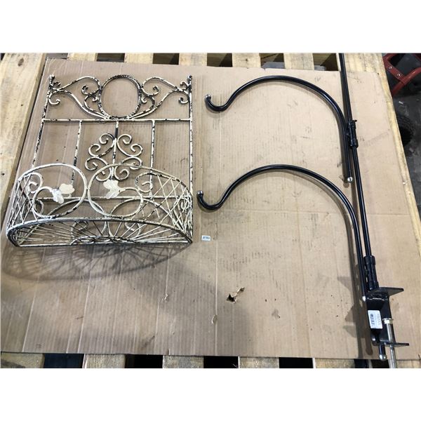 Lot of Assorted Garden Decoration Pieces - Used