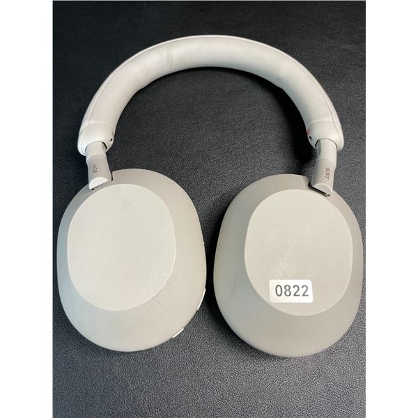 Lot of 1 Sony WH-1000XMS Wireless Industry Leading Noise Cancelling Headphones - Used - WORKS