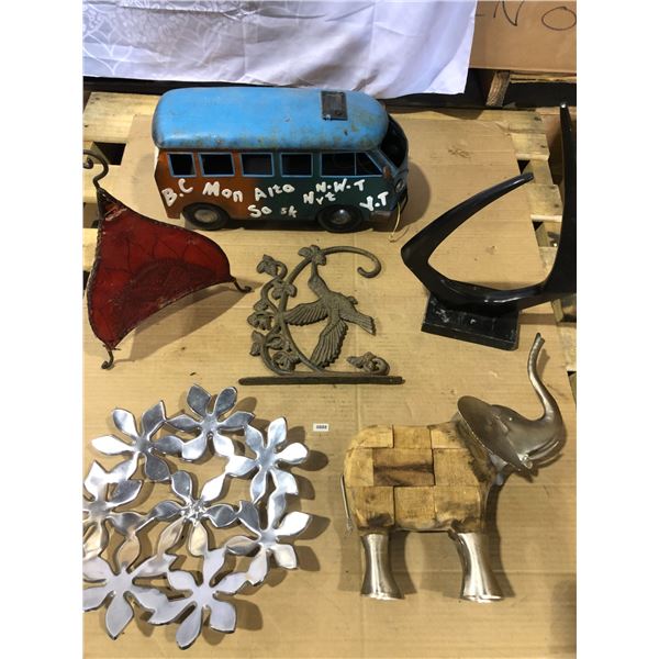 Lot of Assorted Home/Garden Decoration Pieces - Used