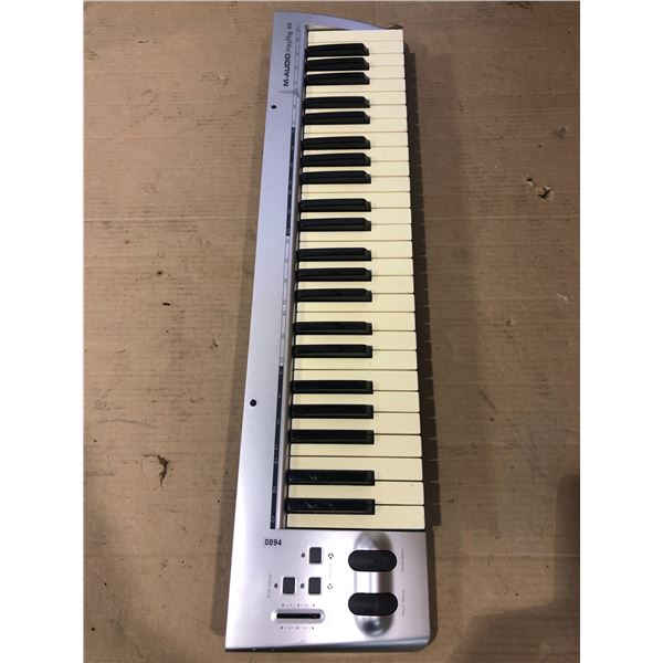 Lot of 1 M-Audio Keyrig 49 Midi Keyboard Controller - Used