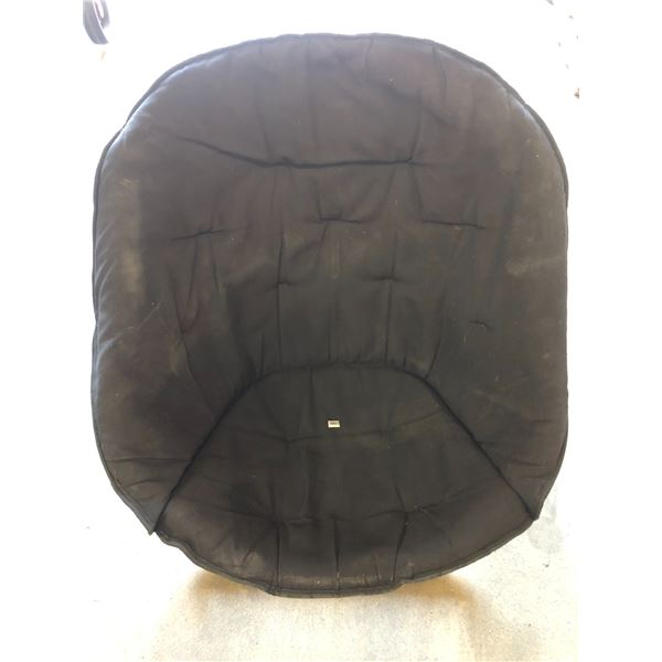 Lot of 1 Round Lounging Chair - Black - Used