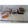 Image 1 : (8) Christmas CDs - Bath Pillow - Face Cloths - Hand Towels