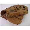Image 6 : Vintage D R Baseball Glove