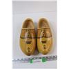 Image 1 : Pair of Dutch/Holland Wood Shoes Decor - 12"Long