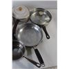 Image 3 : (5) Small Pots, (2) Pans