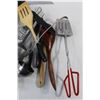 Image 3 : Assorted Kitchen Utensils