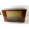 Image 4 : Vintage Philips Radio (static when plugged in)