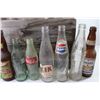 Image 4 : Vintage Wooden 7-Up Case (has crack) - (12) 7-Up Bottles - Labatt's - Pilsner - Coca-Cola - Kik - Pe