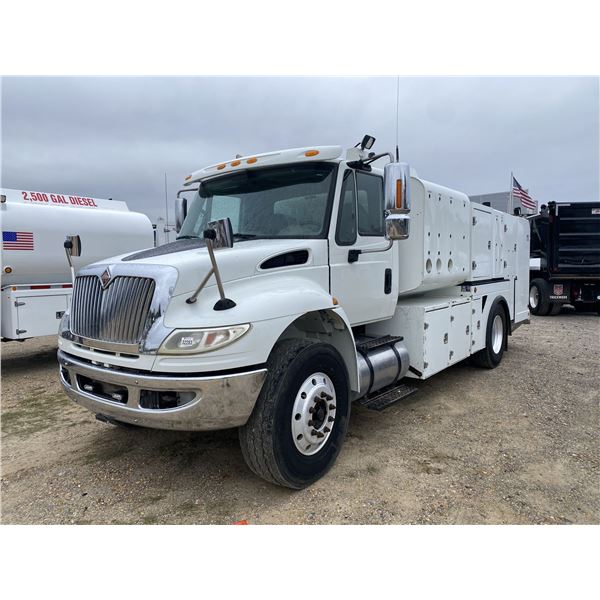 2015 INTERNATIONAL 4400 Fuel / Lube Truck