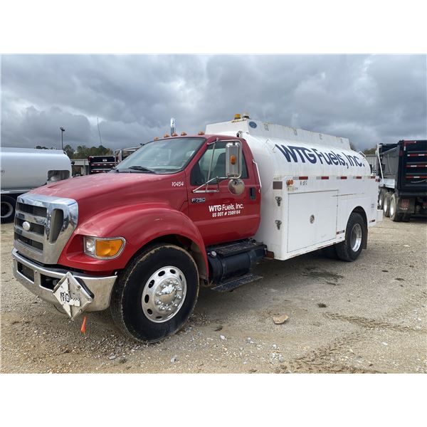 2009 FORD F750 XLT Gas / Fuel Truck