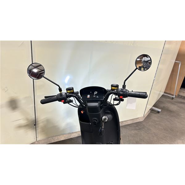 R* 2023 GIO E-G03-2 ELECTRIC SCOOTER, BLACK, VIN HODCS1GT0PX044870