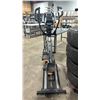 Image 2 : NORDICTRACK ( NTEL18913C.1 ) COMMERCIAL ELLIPTICAL CROSSTRAINER