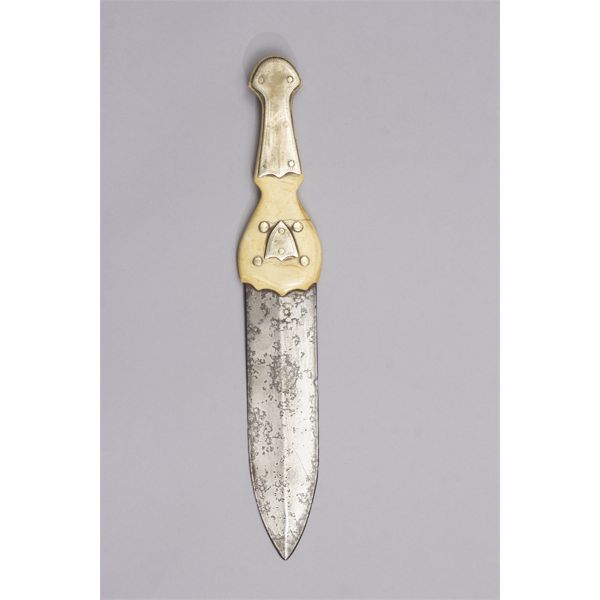 Blackfoot Presentation Dag Knife, Ca. Early 19th Century