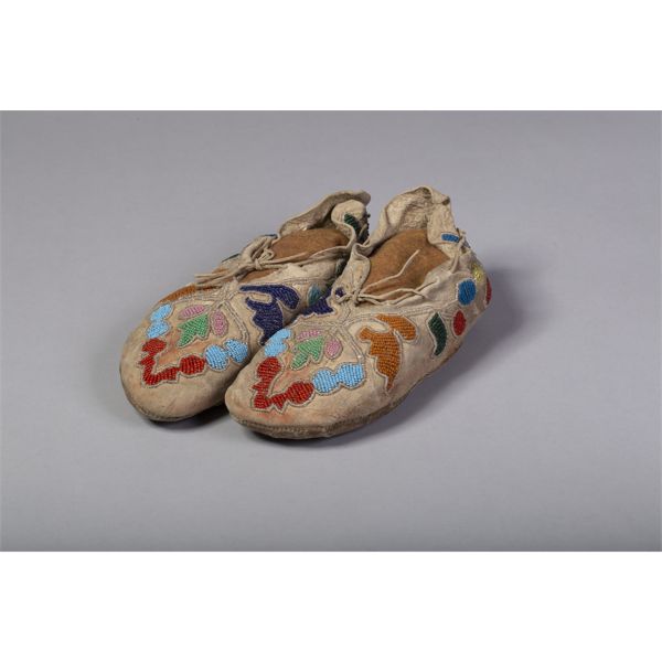 Santee Sioux Floral-Designed Beaded Moccasins