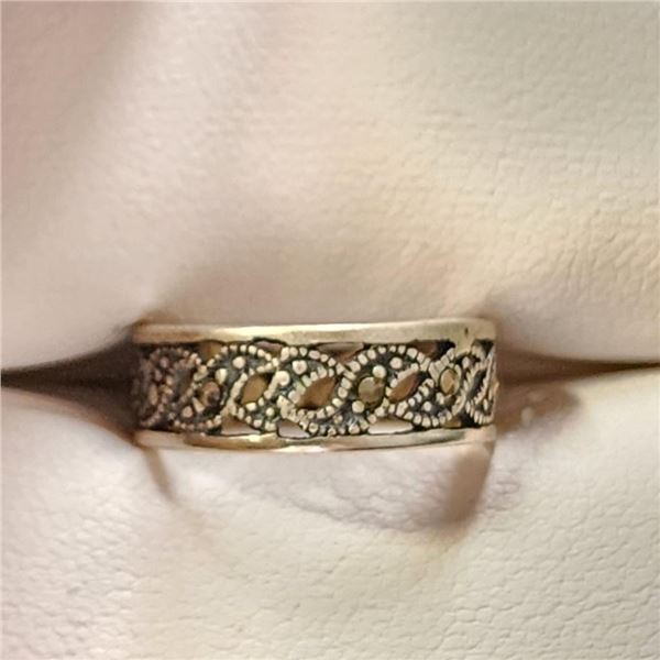 Silver Marcasite Ring (~Size 6)RING, Suggested Retail Value $80