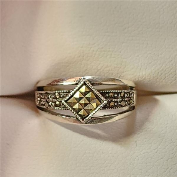 Silver Marcasite Ring (~Size 6)RING (~length 0 inches) (~weight 3.85g), Suggested Retail Value $120