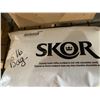 Image 2 : CASE LOT - Skor Crunchy Butter Toffee Chocolate Bits 5lb Bag