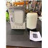 Image 1 : Combo lot of light therapy lamp and small desktop humidifier