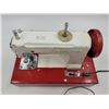 Image 2 : Vintage Sew-Ette Mini Sewing Machine