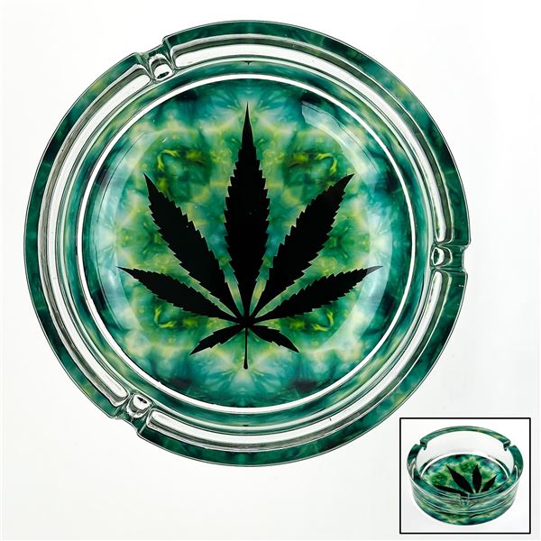 LARGE WEED LEAF CIGARETTE OR CIGAR GLASS ASHTRAY