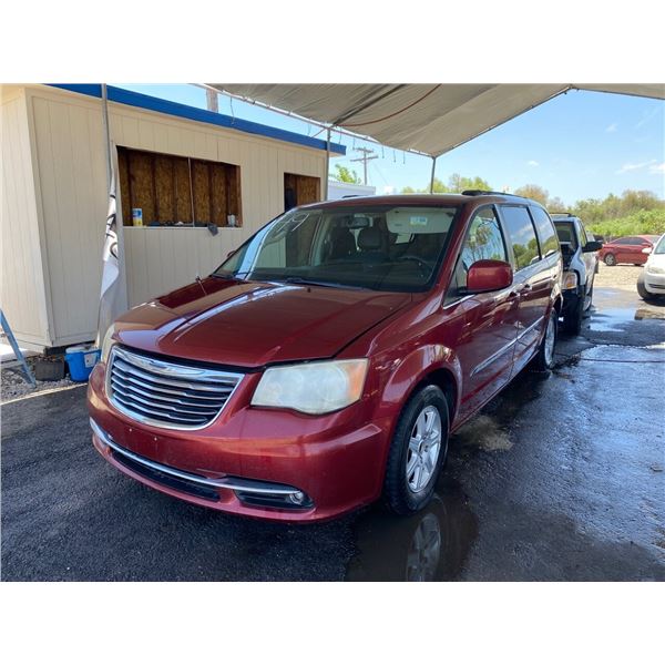 2012 CHRYSLER TOWN AND COUNTRY