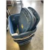 Image 2 : 8 TOTES W/ 6 LIDS
