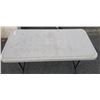 Image 2 : 4' FOLDING TABLE