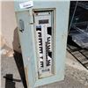 Image 2 : ELECTRICAL BREAKER BOX WITH STABLOK BREAKERS