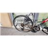 Image 2 : RED DEVINCI BIKE