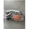Image 2 : LOT OF ASSORTED JEWELLERY AND PINS