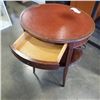 Image 2 : OVAL 1 DRAWER SIDE TABLE