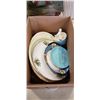 Image 2 : 2 BOXES OF PORCELAIN, CHINA COLLECTIBLES AND STARBUCKS MUGS