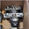 Image 2 : ASSORTED VINTAGE 35MM CAMERAS