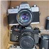 Image 2 : ASSORTED VINTAGE 35MM CAMERAS