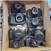 Image 1 : ASSORTED VINTAGE 35MM CAMERAS